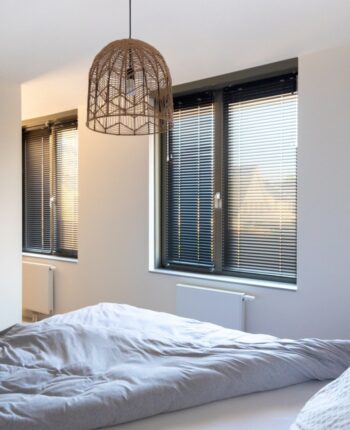 11 Aluminium Jaloezieen zwart 1