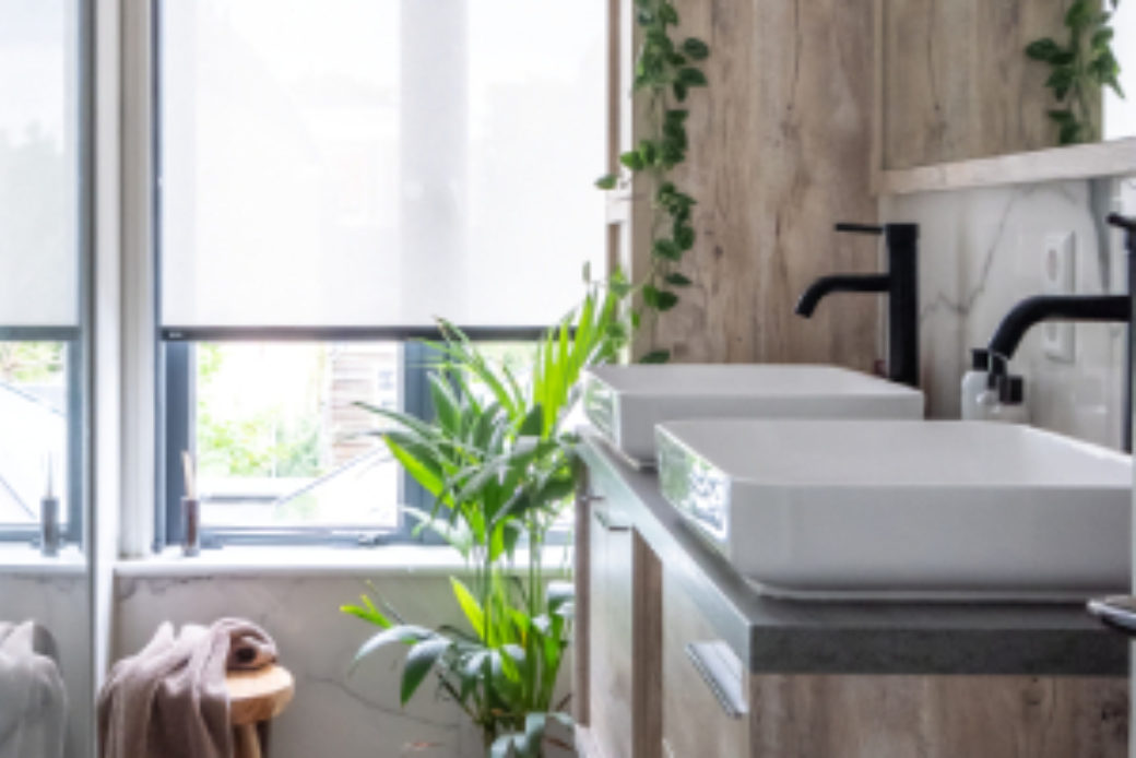 Badkamer raamdecoratie rolgordijn