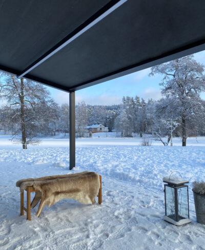 V642 Tumba snow Zweden 2 pergola verandazonwering