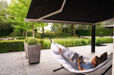 zonwering Zonnescherm zonneluifel zonnetent knikarmscherm