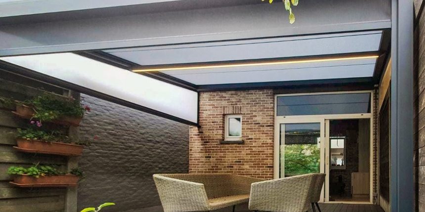 Pergola elektrische zonwering Tumba met screen grijs optimaal genieten