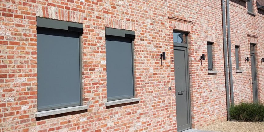 Solar screen V550