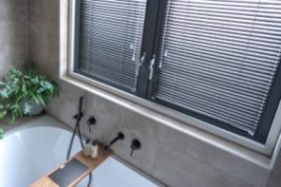 Schoonmaken raamdecoratie jaloezie alu