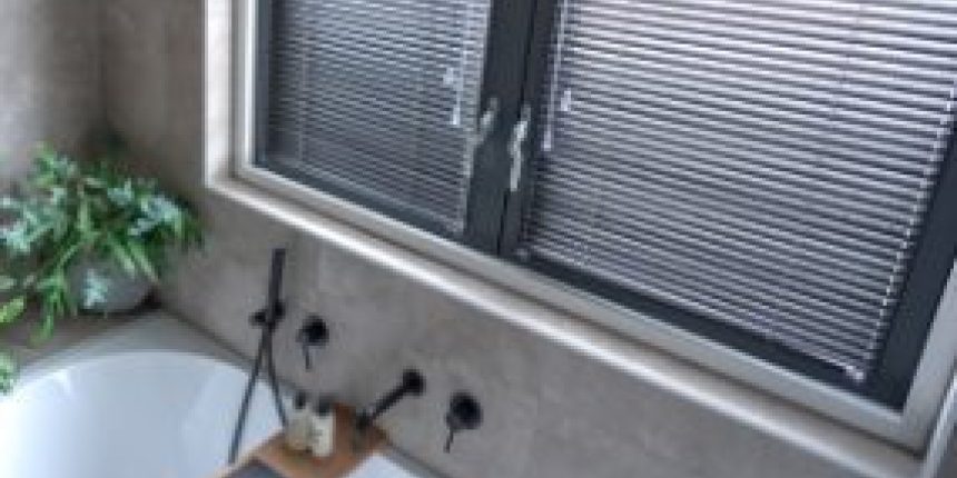 Schoonmaken raamdecoratie jaloezieën alu